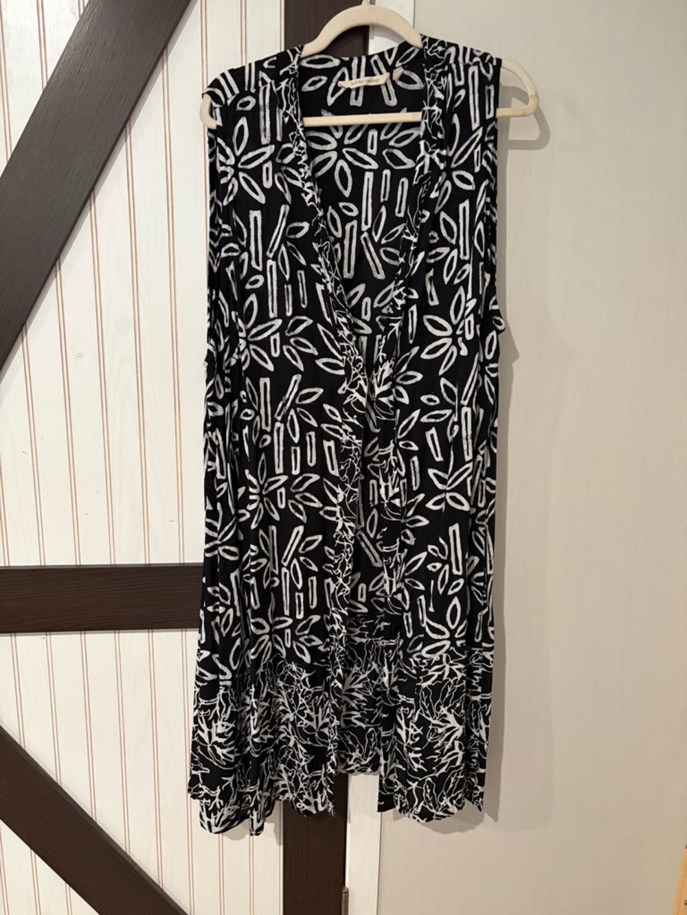 Soft Surroundings Black & White Sleeveless V-Neck Long Kimono 3X